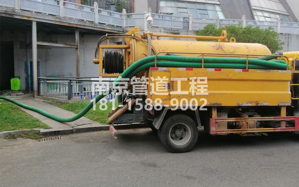 277金牛湖商场隔油池吸污